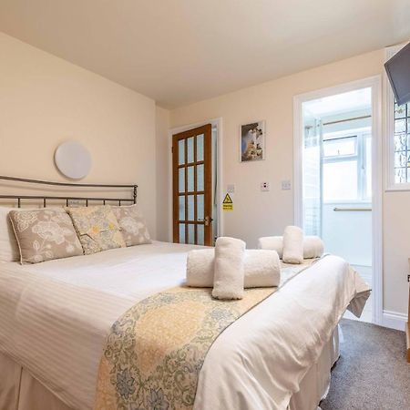Central Windsor, 2 Bedroom 2 Bathroom, 5 Minutes To Castle Εξωτερικό φωτογραφία