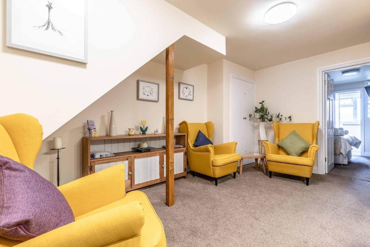Central Windsor, 2 Bedroom 2 Bathroom, 5 Minutes To Castle Εξωτερικό φωτογραφία